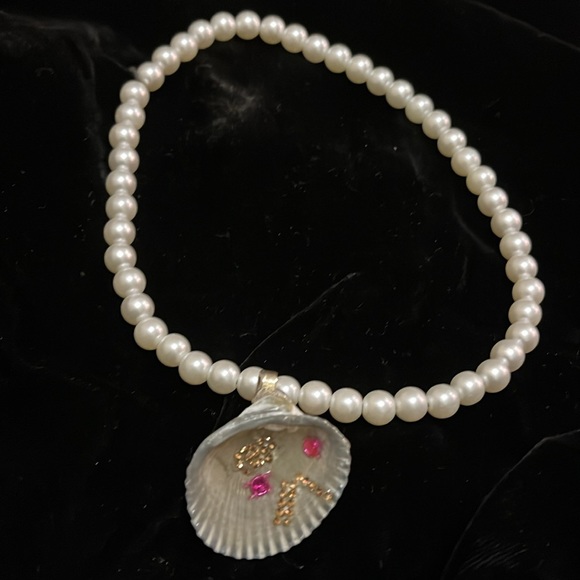 Stretchy Faux Pearls & Real Seashell One if a Kind Handmade Necklace - Picture 8 of 17